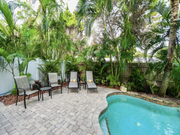 6 Bedroom No Roads to Cross to Beach Anna Maria Rental